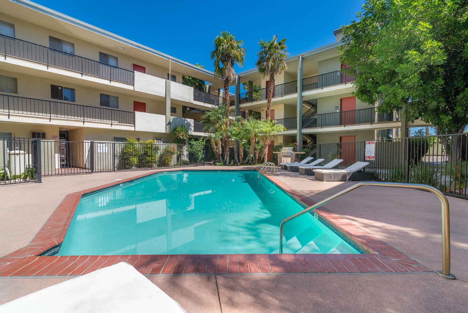 Glade Apartments Apartments in Woodland Hills, CA